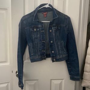 Slightly cropped Jean jacket